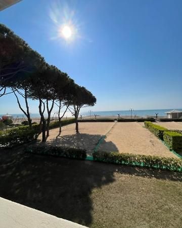Appartamento Frontemare Da Michi E2 Lido di Jesolo Buitenkant foto